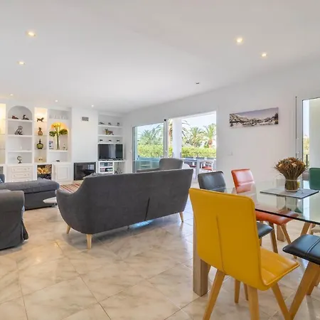 Llenaire Seven Villa *